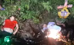 En la entrada a Comalapa murió Harry Narváez Fernández, al estrellarse en un árbol con su motocicleta