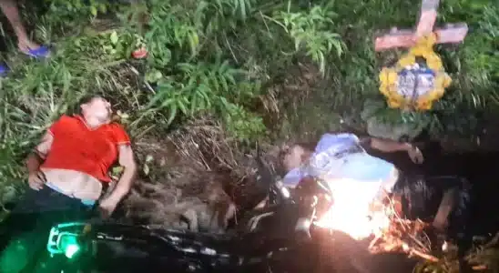 En la entrada a Comalapa murió Harry Narváez Fernández, al estrellarse en un árbol con su motocicleta