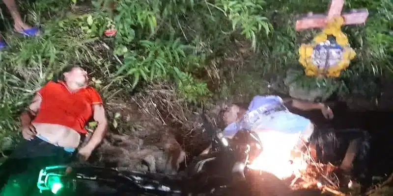 En la entrada a Comalapa murió Harry Narváez Fernández, al estrellarse en un árbol con su motocicleta