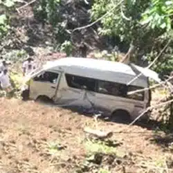 Accidente de tránsito dejó 12 personas lesionadas que viajaban en un interlocal
