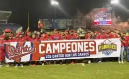 Juan Carlos Urbina se visitó de gloria y le aseguró el trofeo de campeón a la maquinaria roja