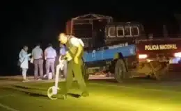 Camión atropelló mortalmente a un niño y habitantes de Twi Waupasa mataron al conductor de un garrotazo y luego incendiaron el automotor