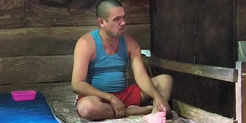 Heiner Aguilar busca ayuda para Volver a caminar. Cuando trabajaba un toro le fracturó la cervical