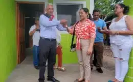 En navidad las autoridades municipales de Juigalpa hicieron entrega de 04 viviendas dignas a familias pobres