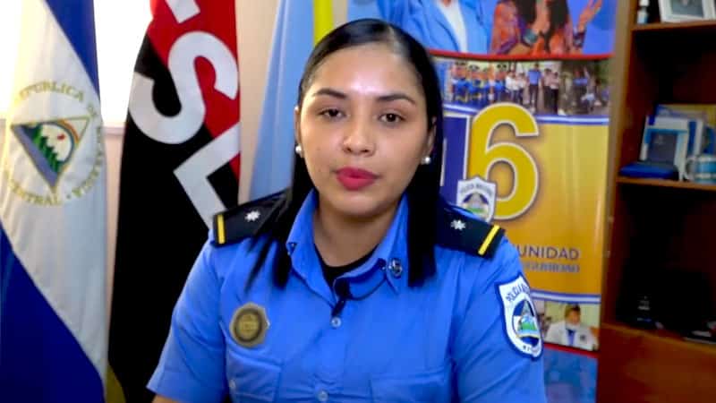 Divulgadora de la Policía de Nueva Guinea-Zelaya Central.