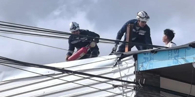 Con quemaduras en su cuerpo resultó el joven Roger Méndez Godoy al recibir una descarga eléctrica