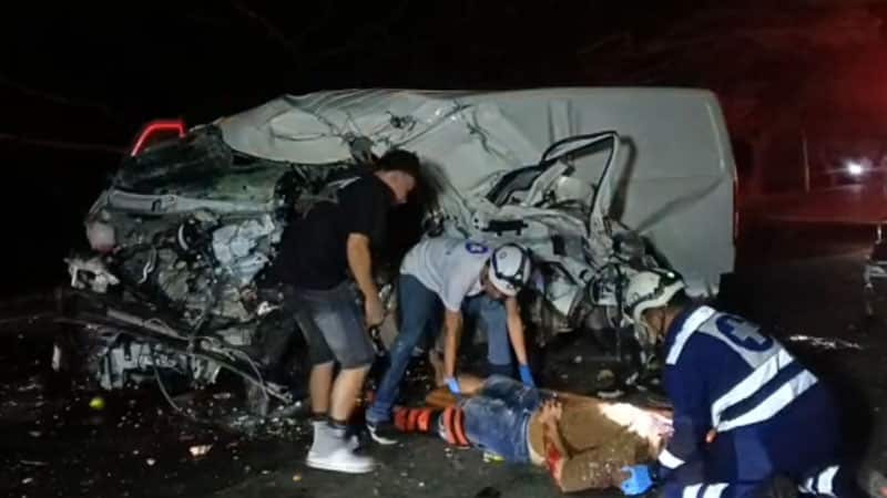 El conductor del microbús es trasladado al Hospital de Juigalpa.