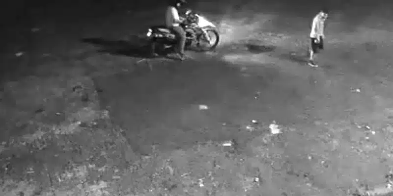 Delincuentes atacan brutalmente a Roberto Antonio, solo para robarle su celular