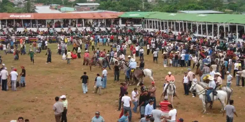 Juigalpa Cierra sus actividades del 147 aniversario con una corrida de toros en la barrera municipal Vicente Hurtado “Catarrán”
