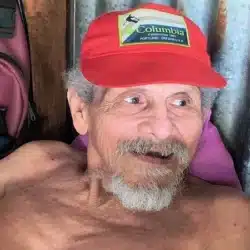 Carmelo Blandón pide ayuda a personas de buen corazón. Tiene 8 años de estar postrado en una cama y abandonado por su familia