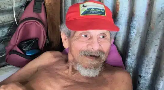 Carmelo Blandón pide ayuda a personas de buen corazón. Tiene 8 años de estar postrado en una cama y abandonado por su familia