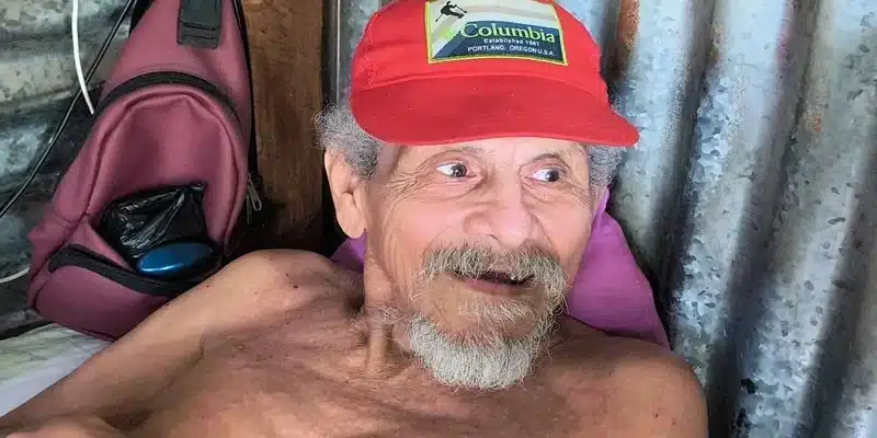 Carmelo Blandón pide ayuda a personas de buen corazón. Tiene 8 años de estar postrado en una cama y abandonado por su familia