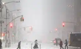 Tormenta invernal causa al menos 23 muertos en Estados Unidos