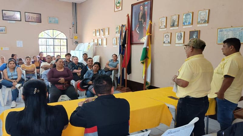 Autoridades municipales reunidas con comerciantes del Bulevar-Foto cortesía alcaldía de Camoapa. 
