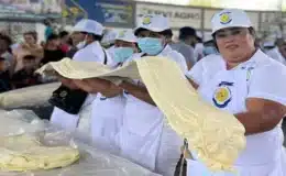 En Santo Tomás se elaboró el quesillo más grande y sabroso de Nicaragua. Este año midió 3 mil metro de largo