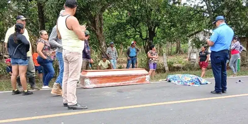 Bus de transporte colectivo le arrebató la vida a don Dionisio Cruz Arana, al atropellarlo frente al balneario El Zapotal