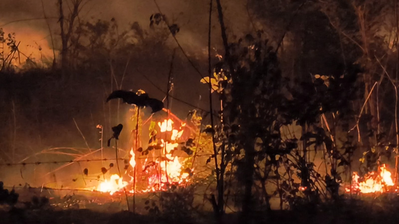 Quemas de pastizales cerca a barrios periféricos de Juigalpa.
