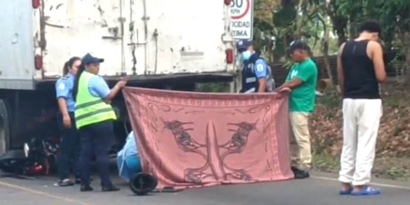 Accidente en la entrada principal a Villa Sandino dejó a un motociclista muerto