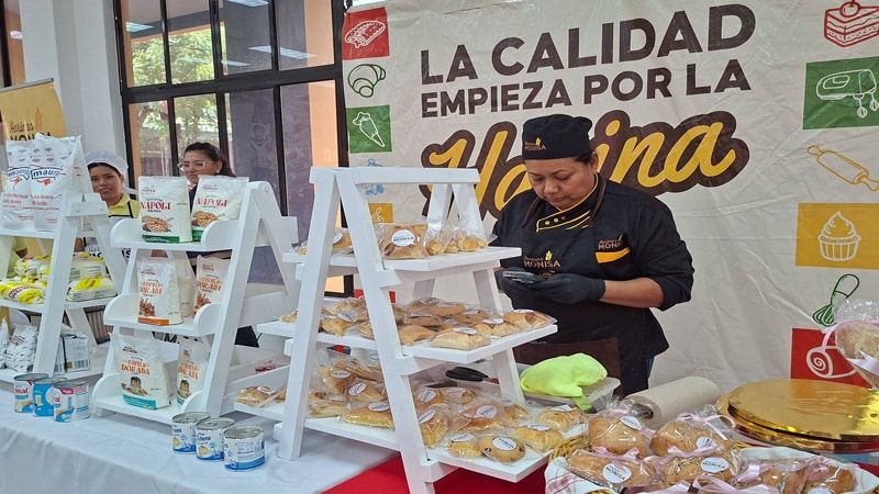 Expositores del evento dirigido a los emprendedores de la repostería. 