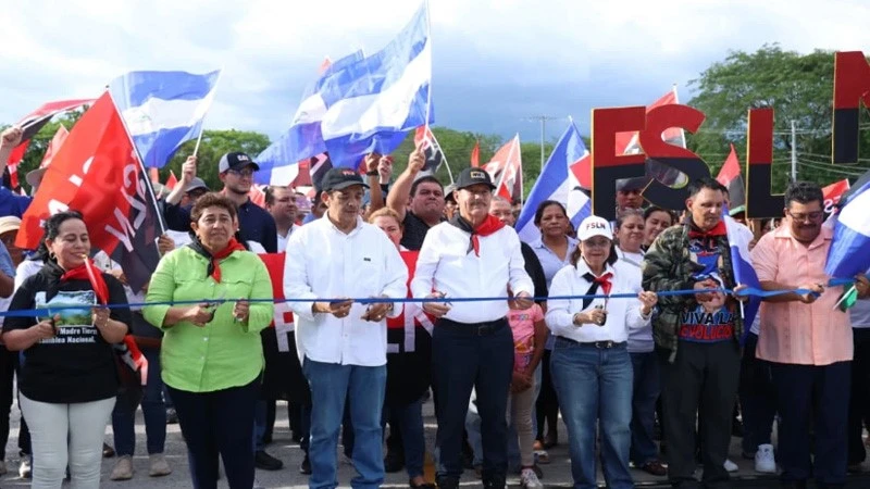 Se inauguraron 12 kilómetros de carretera adoquinado Juigalpa-Empalme Aguazarca-Santa Isabel