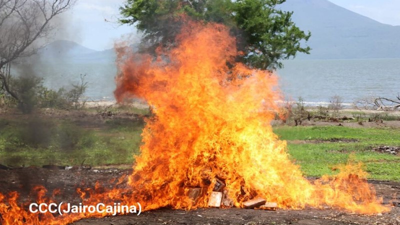 Incineran en Rio San Juan 552 kilos de cocaína incautados por tropas del Ejército de Nicaragua