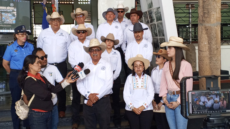 Integrantes de la Comisión Hípica de Juigalpa. 