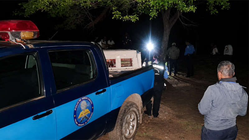 Oficiales de la Policía de Boaco, realizan las debidas investigaciones.