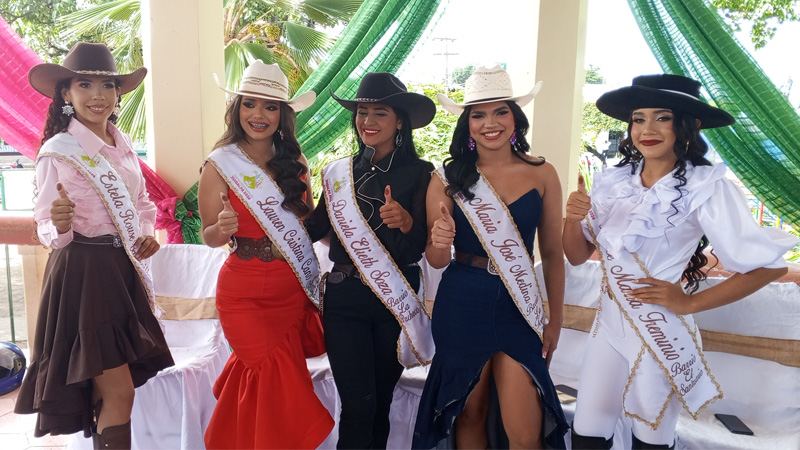 Las cinco candidatas a reina de la fiesta tradicional de Juigalpa.